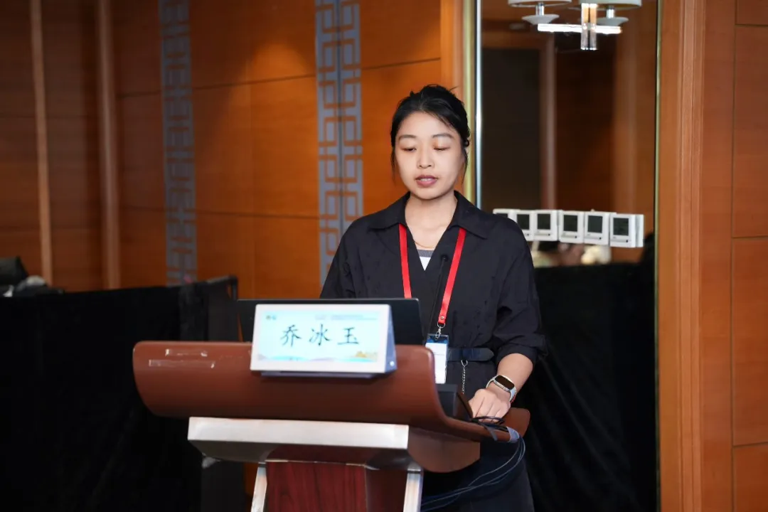 Dr. Qiao Bingyu выступает на Ежегодной научной конференции по педиатрии Пекина