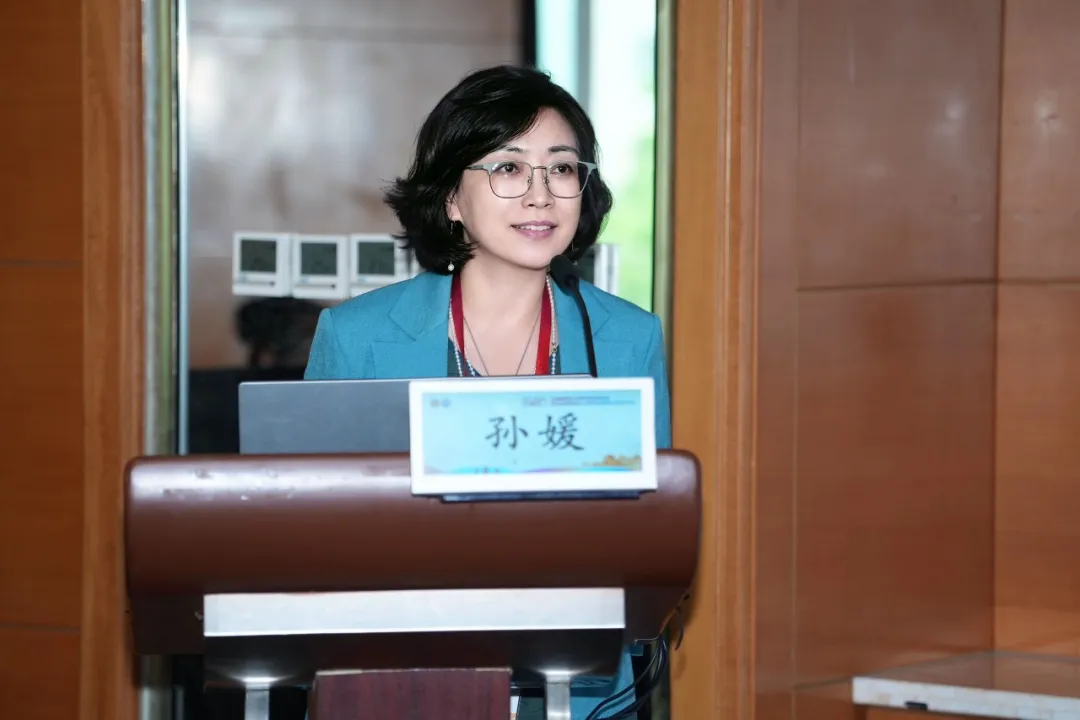 Prof. Sun Yuan на Ежегодной научной конференции по педиатрии Пекина
